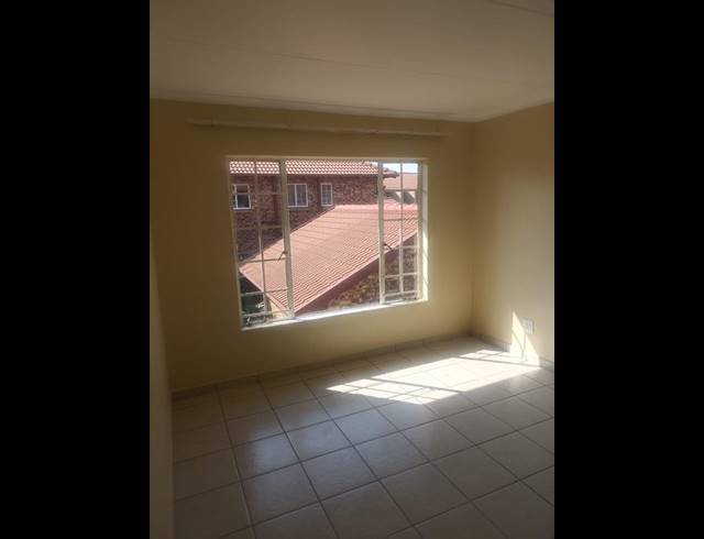 2 BEDROOM PROPERTY TO RENT IN MORELETAPARK